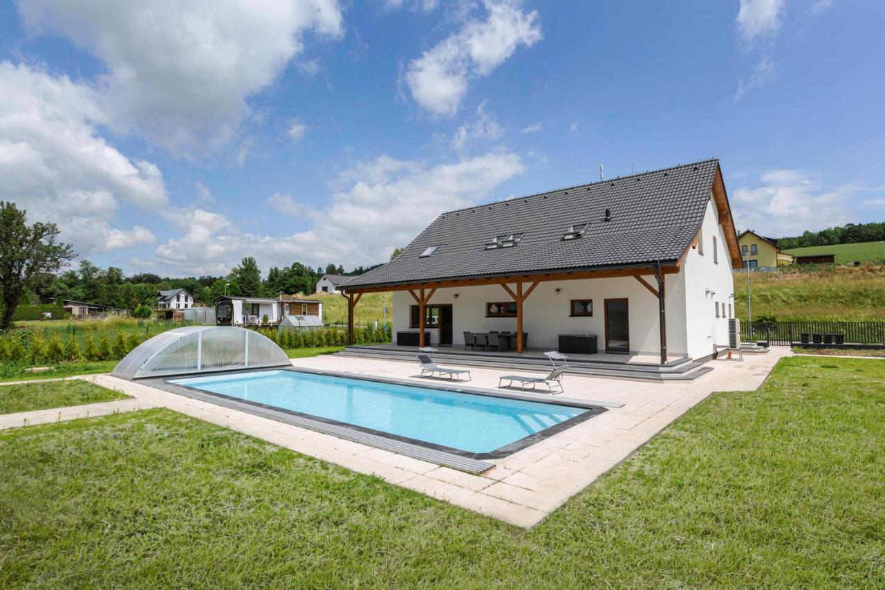 Holiday House Adam Prosecne Exterior foto